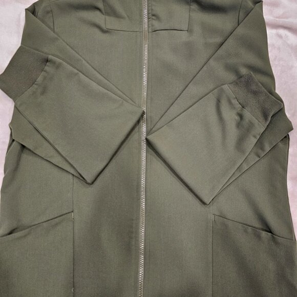 Mandala Scrub Jackets - *****3 available ***** - Picture 4 of 7